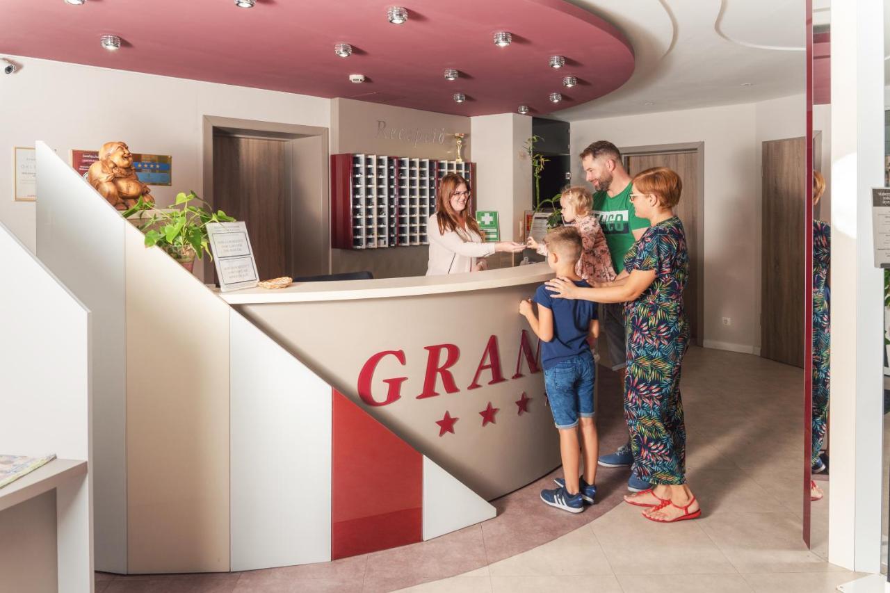 Granada Conference, Wellness And Sport Hotel แก็ชแกเมต ภายนอก รูปภาพ