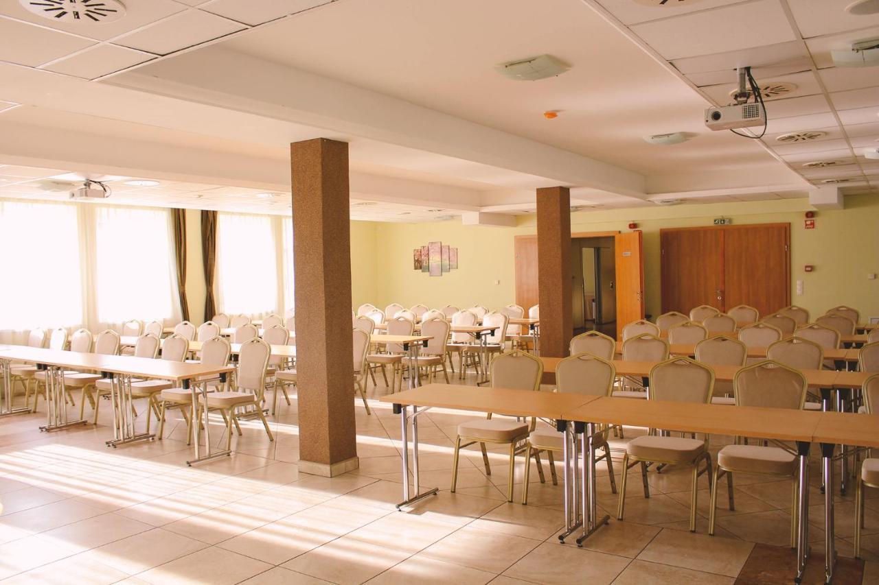 Granada Conference, Wellness And Sport Hotel แก็ชแกเมต ภายนอก รูปภาพ